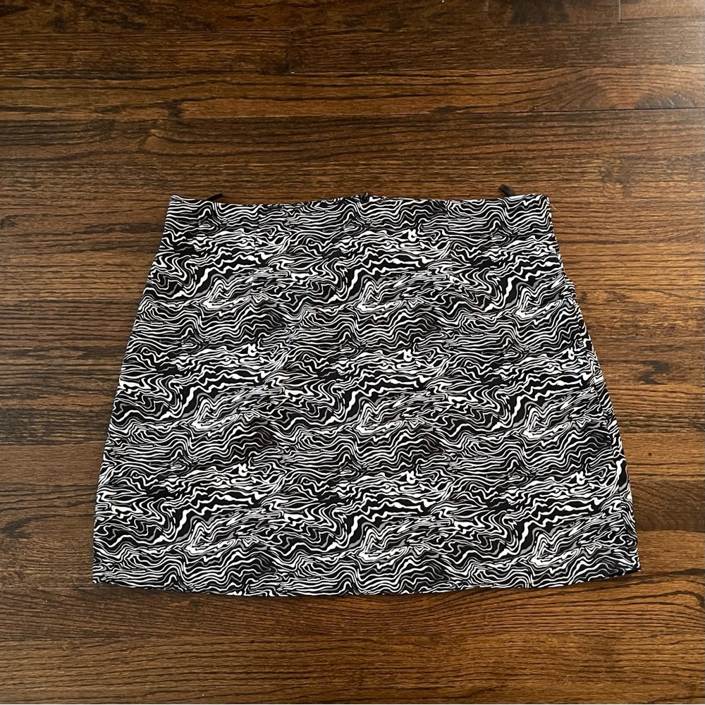 Primark Black and White Wave Pattern Pencil Skirt